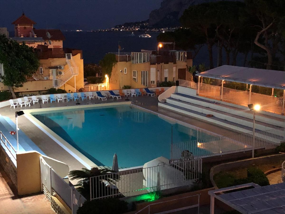 Ashur Apartments Mondello Eksteriør billede